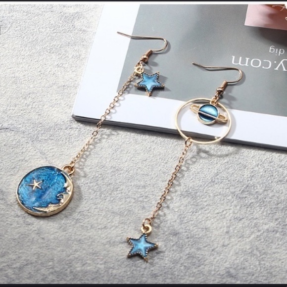 Moon & star statement earrings - Picture 2 of 3